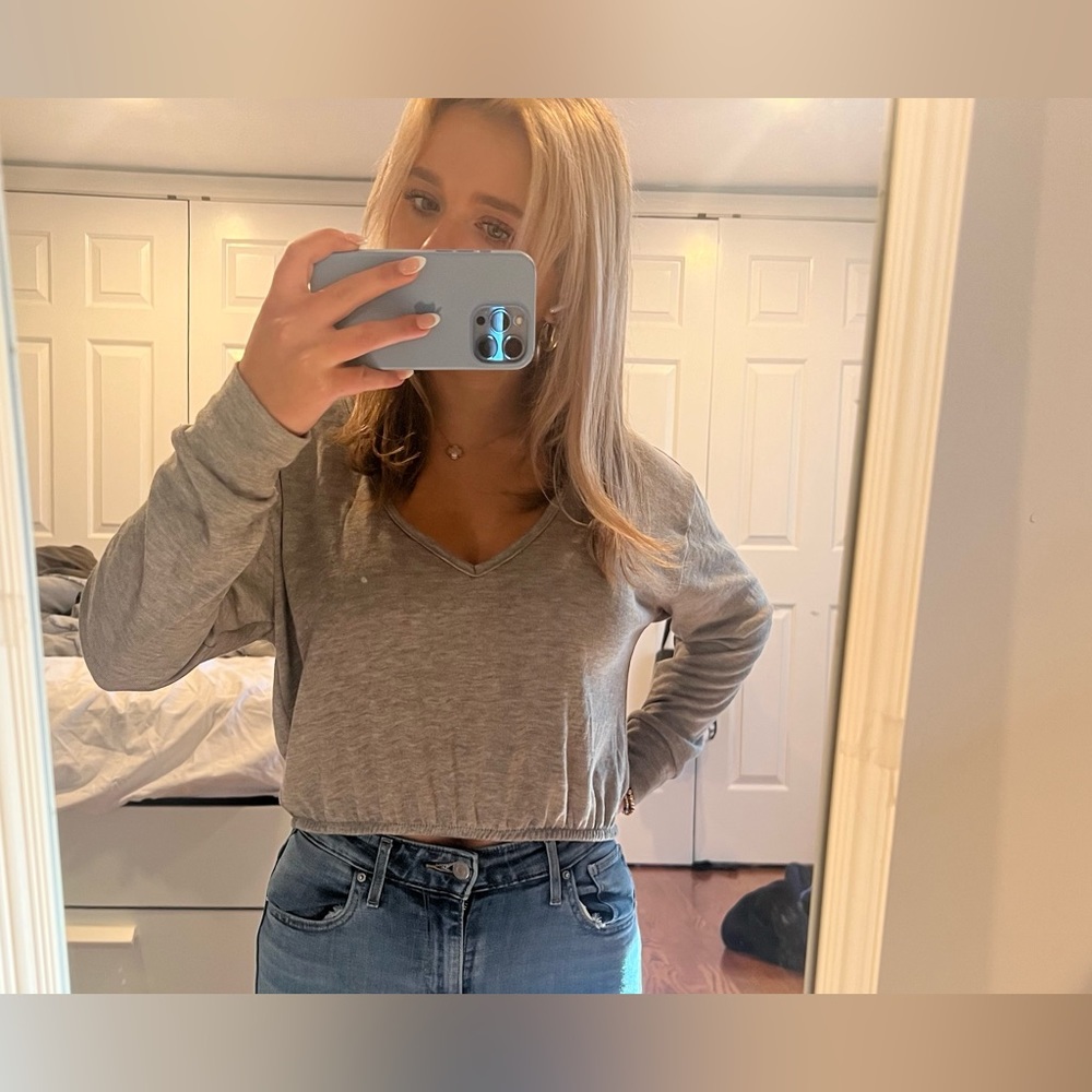 Forever 21 grey top!